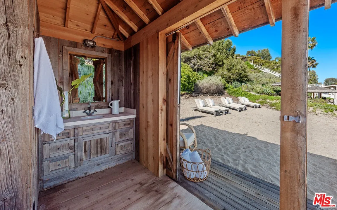 Malibu estate view 24